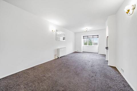 2 bedroom flat to rent, St Benedicts Close, Tooting, London, SW17