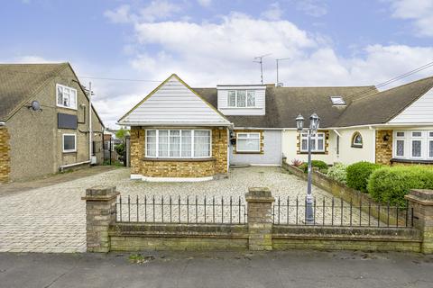 4 bedroom chalet for sale, Albany Road, Rayleigh