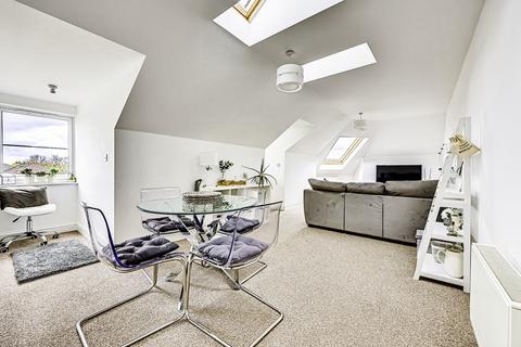 1 bedroom penthouse for sale, Station Approach, Hockley