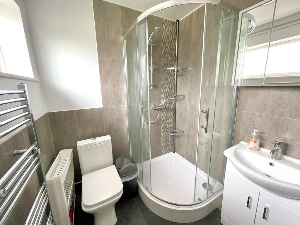 181 Timberleys GF Shower