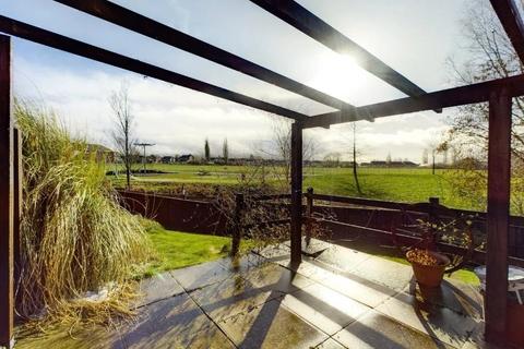 9 Greengables Close, Middleton, Manchester, M24 5TG