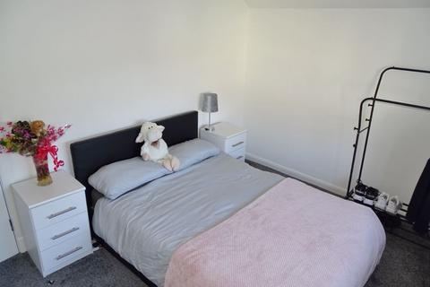 37 Moss Road, Tillicoultry, FK13 6NS