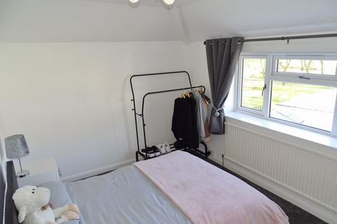 37 Moss Road, Tillicoultry, FK13 6NS