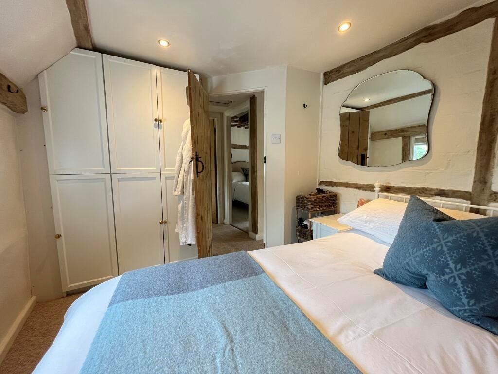 Bedroom overview 116