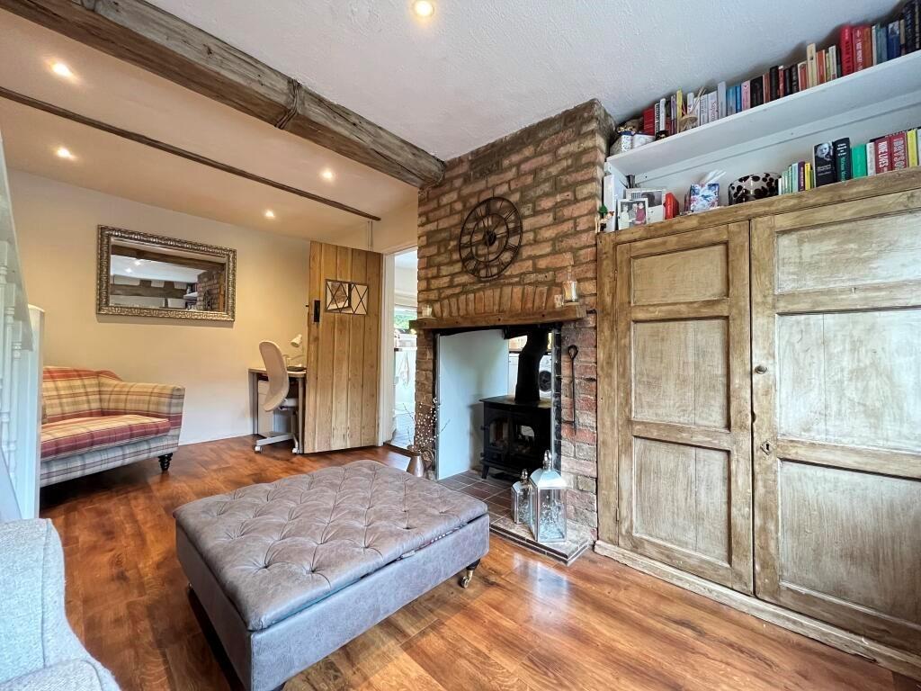 Lounge area 116