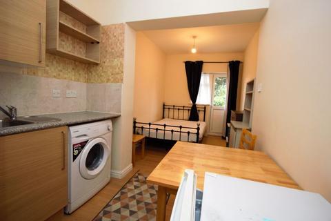 Property to rent - The Ride, Enfield EN3