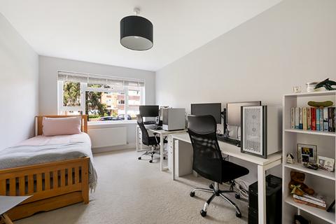 2 bedroom ground floor flat for sale, Lovelace Road, Surbiton KT6