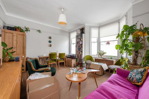 2 bedroom flat to rent, Barretts Grove, London, N16
