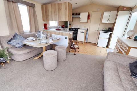 2 bedroom static caravan for sale, Colchester Road, St Osyth, CO16