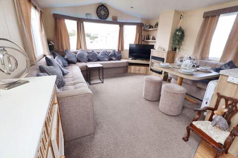 2 bedroom static caravan for sale, Colchester Road, St Osyth, CO16