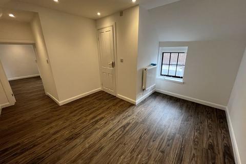 2 bedroom apartment to rent, Windsor Street, Uxbridge, UB8