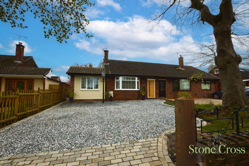 Slag Lane, Lowton, WA3 2HZ 4 bed semidetached bungalow for sale £279,950