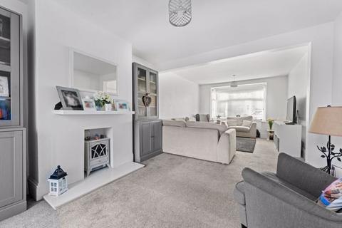 8 Inverness Road, Worcester Park, KT4 8PT