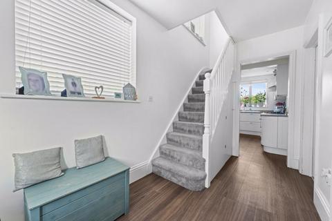 8 Inverness Road, Worcester Park, KT4 8PT