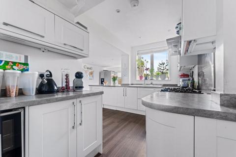 8 Inverness Road, Worcester Park, KT4 8PT