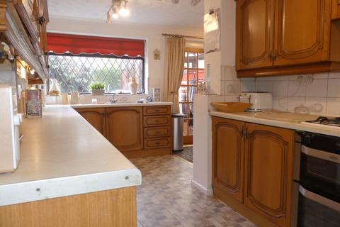 8 Heather Close, Oldham, OL4 2JS