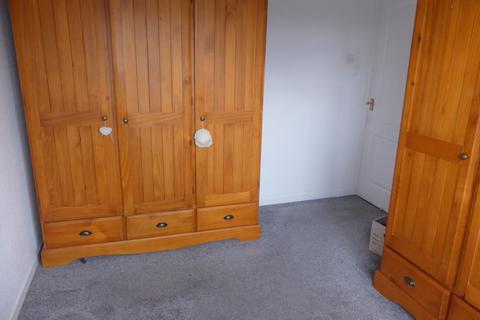 8 Heather Close, Oldham, OL4 2JS