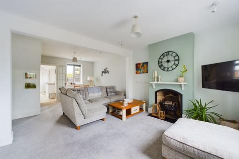 30 Avenue Terrace, Stonehouse, GL10 3RE