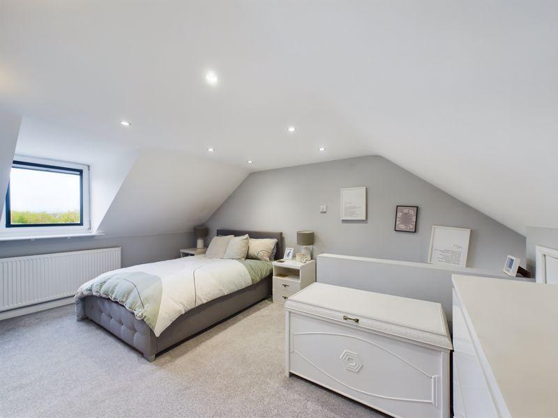 Bedroom 2 photo 1