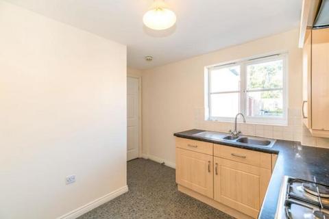 2 bedroom apartment to rent, White Rose Avenue, Mansfield