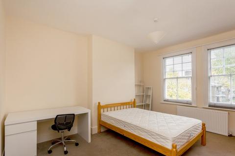 3 bedroom flat to rent, Hackford Road