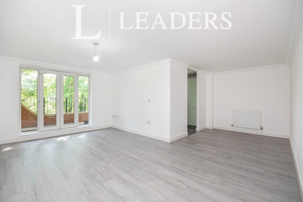 South Mill Court, Stortford... 4 bed apartment to rent £2,000