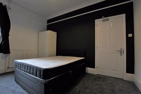 6 bedroom semi-detached house for sale, Kingsholm Road, Gloucester GL1