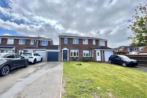 2 bedroom semi-detached house for sale, Brompton Drive, Brierley Hill DY5
