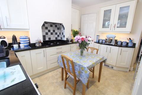 2 bedroom end of terrace house for sale, Thorns Road, Brierley Hill DY5