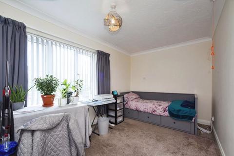 2 bedroom flat for sale, Marlborough Road, Swindon SN3
