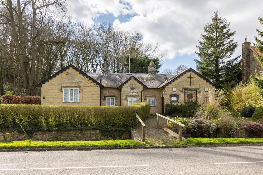 Main Street, Gilling East YO62 4 bed detached house for sale £450,000