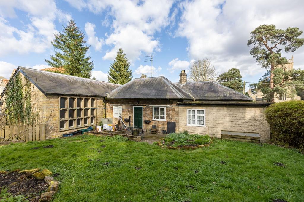 Main Street, Gilling East YO62 4 bed detached house for sale £450,000