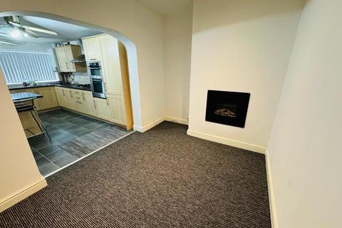 3 bedroom terraced house to rent, Burton Road, Dudley, DY1 3TB