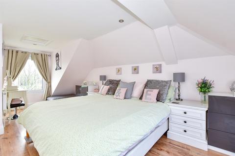 5 bedroom link detached house for sale, Barnes Walk, Marden, Tonbridge, Kent