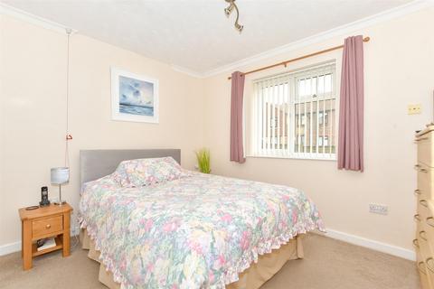 2 bedroom ground floor flat for sale, Cakeham Road, East Wittering, Chichester, West Sussex