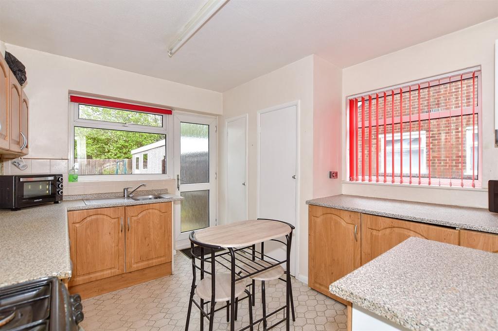 Kitchen/ Breakfast Room