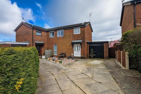 3 bedroom semi-detached house for sale - Brigg Field, Clayton-le-Moors, Accrington, BB5 5TD