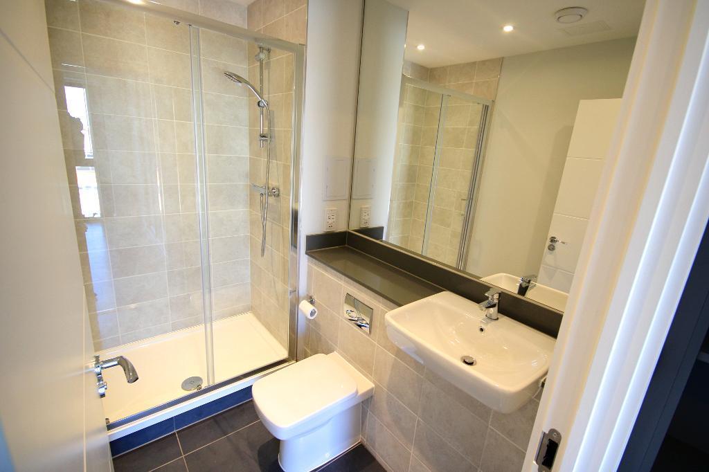 Shower ensuite