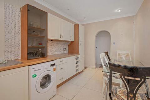 216 Robroyston Road, Glasgow, G33 1JQ