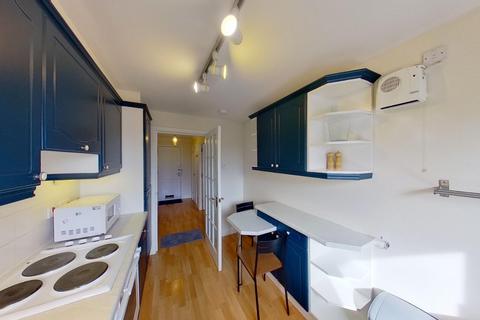 2 bedroom flat to rent, North Werber Park, Edinburgh, EH4