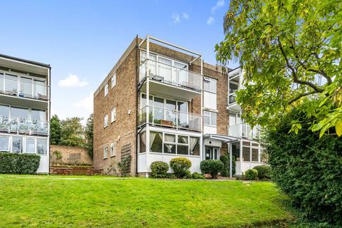2 bedroom flat to rent, Averil Grove, Norwood, London, SW16