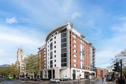 2 bedroom flat to rent, Buckingham Palace Road, Pimlico, London, SW1W