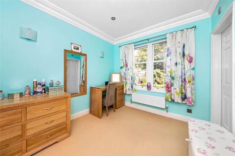 2 bedroom apartment for sale, Wallace Square, Coulsdon, Surrey, CR5
