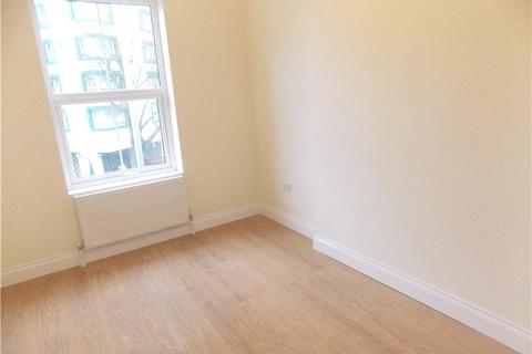 2 bedroom apartment to rent, Penge Road, London, SE25