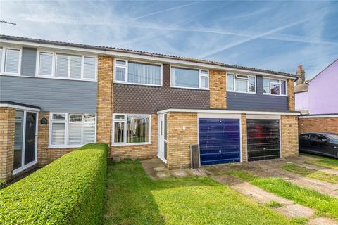 3 bedroom terraced house for sale, Seaview Drive, Great Wakering, Southend-on-Sea, Essex, SS3