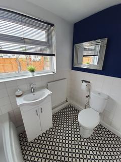 3 bedroom end of terrace house to rent, Princess Road, Goldthorpe S63