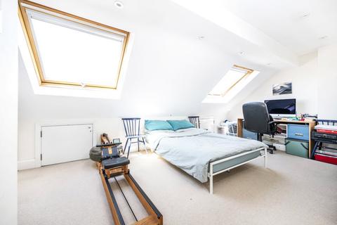 3 Hampstead Gardens, London, NW11 7EU