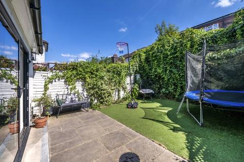 3 Hampstead Gardens, London, NW11 7EU