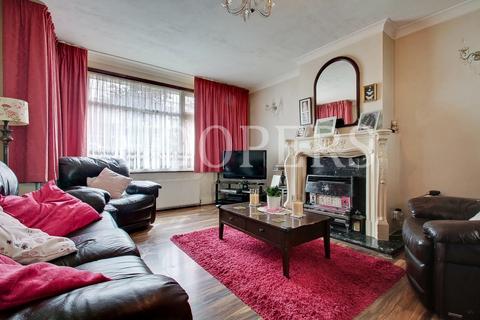 3 bedroom semi-detached house for sale, Paddock Road, London, NW2