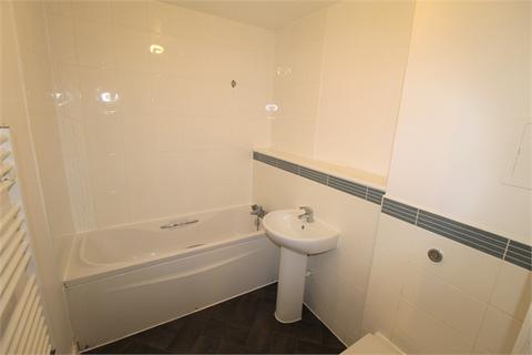 3 bedroom flat for sale, Fortune Avenue, EDGWARE, HA8